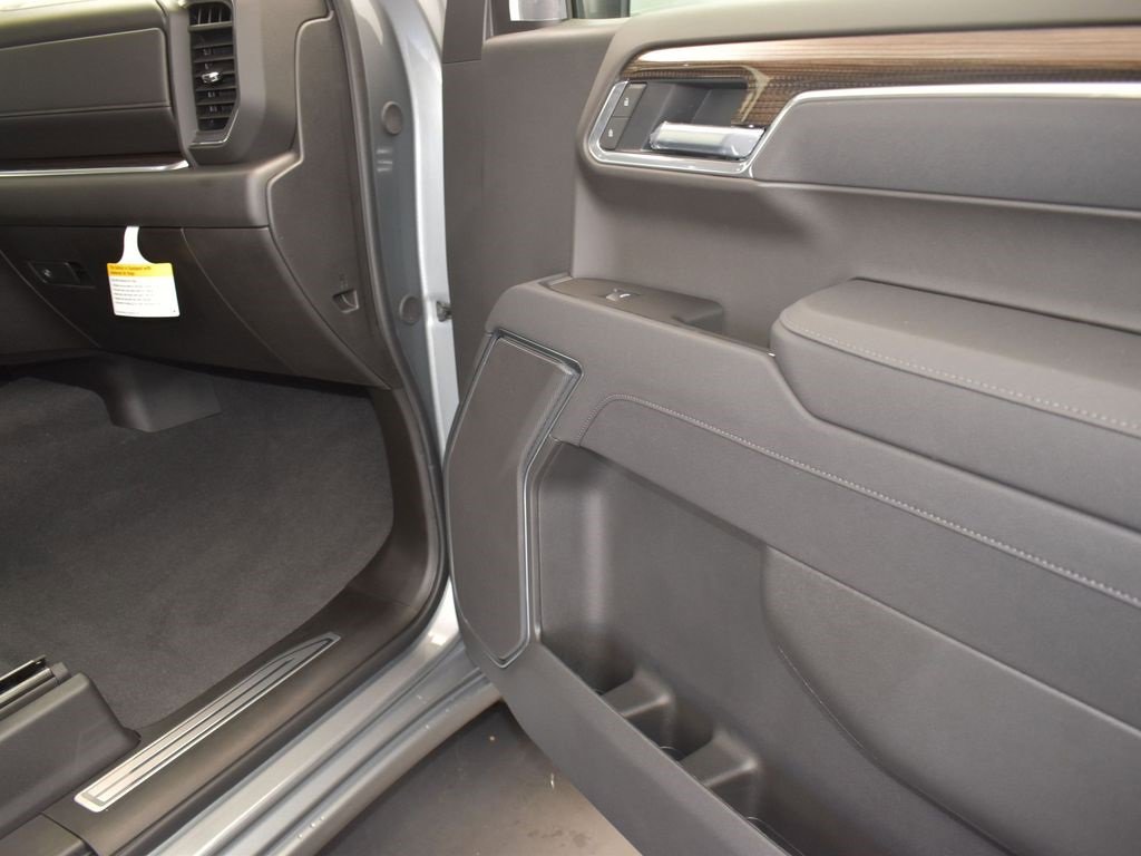 2026 Chevrolet Silverado 1500 LT photo 21