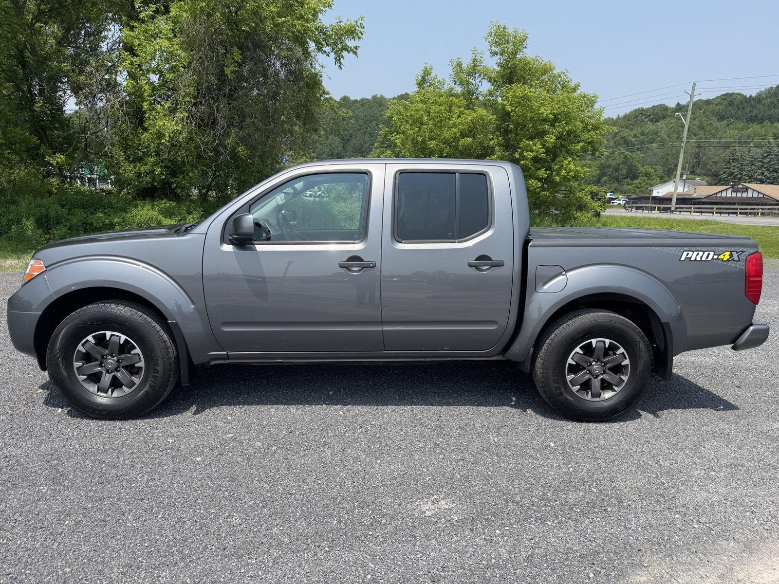 2019 Nissan Frontier PRO-4X photo 2