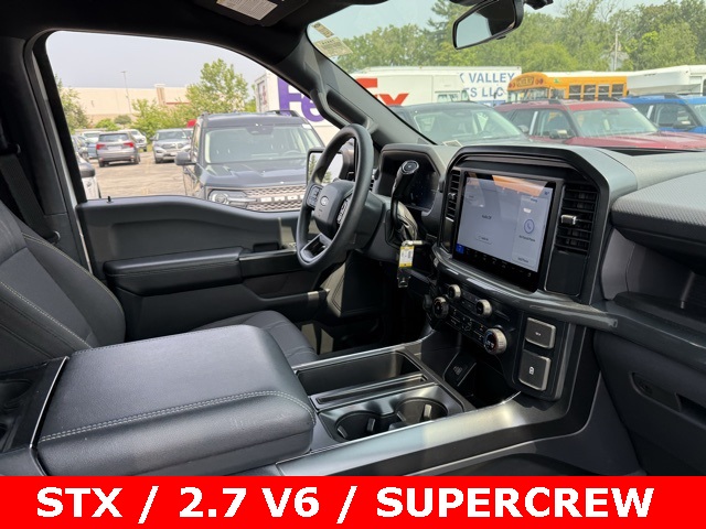 2025 Ford F-150 STX photo 9