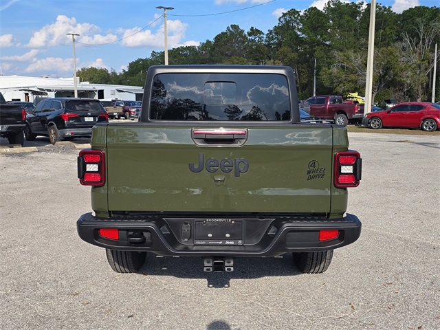 2024 Jeep Gladiator Willys photo 4