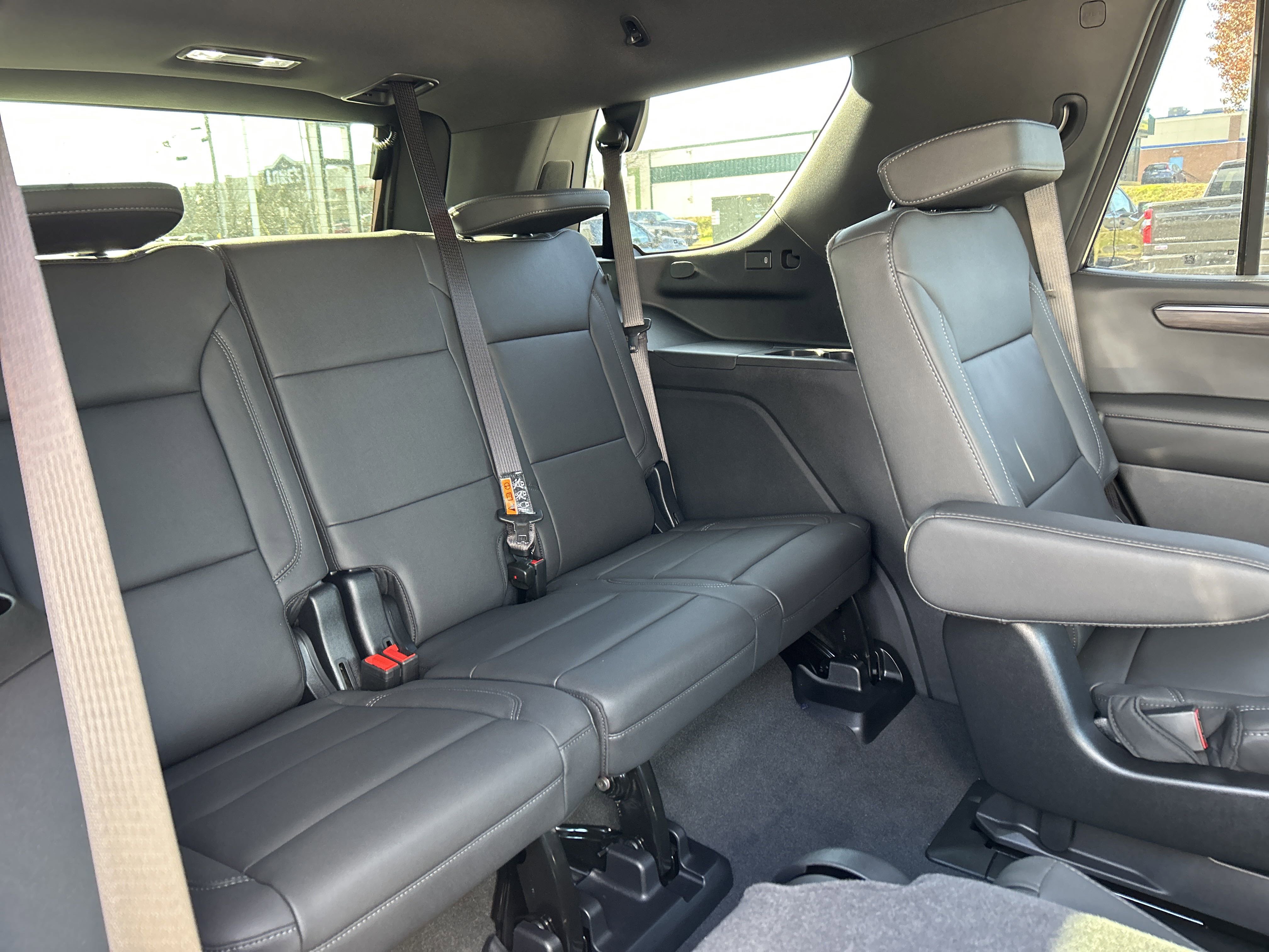 2025 Chevrolet Tahoe LT photo 4