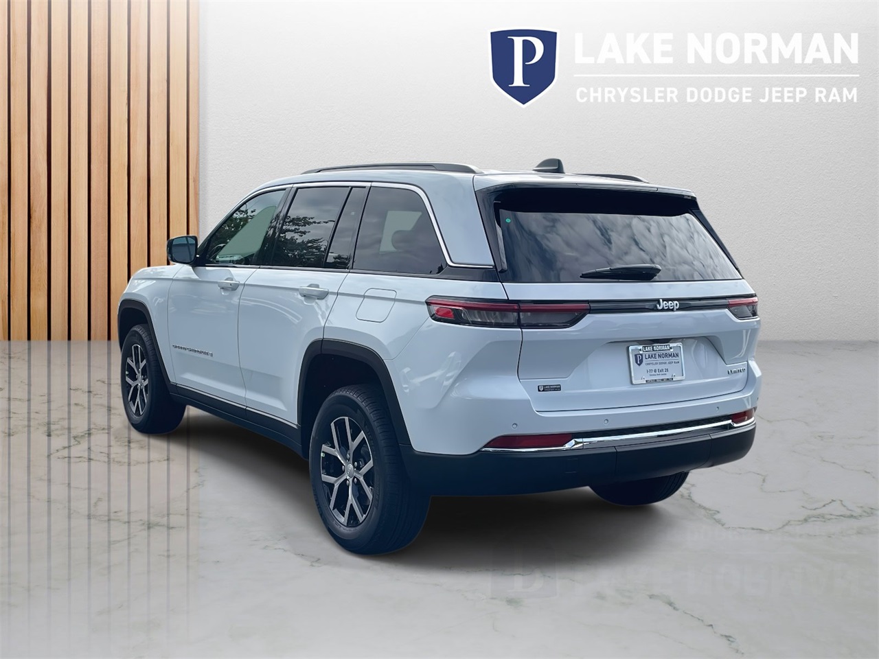 2025 Jeep Grand Cherokee Limited photo 2