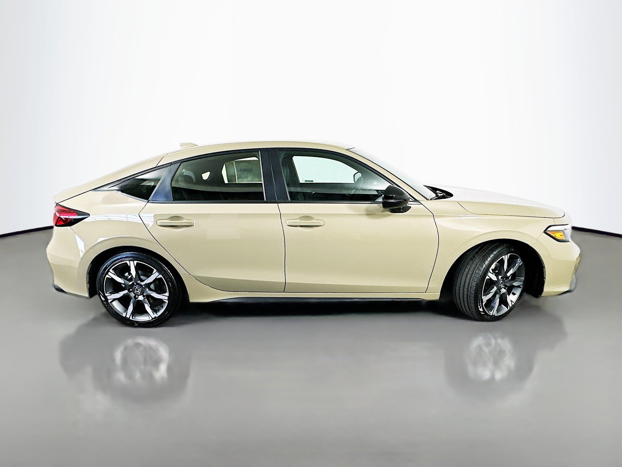 2026 Honda Civic Hatchback Touring Hybrid photo 8