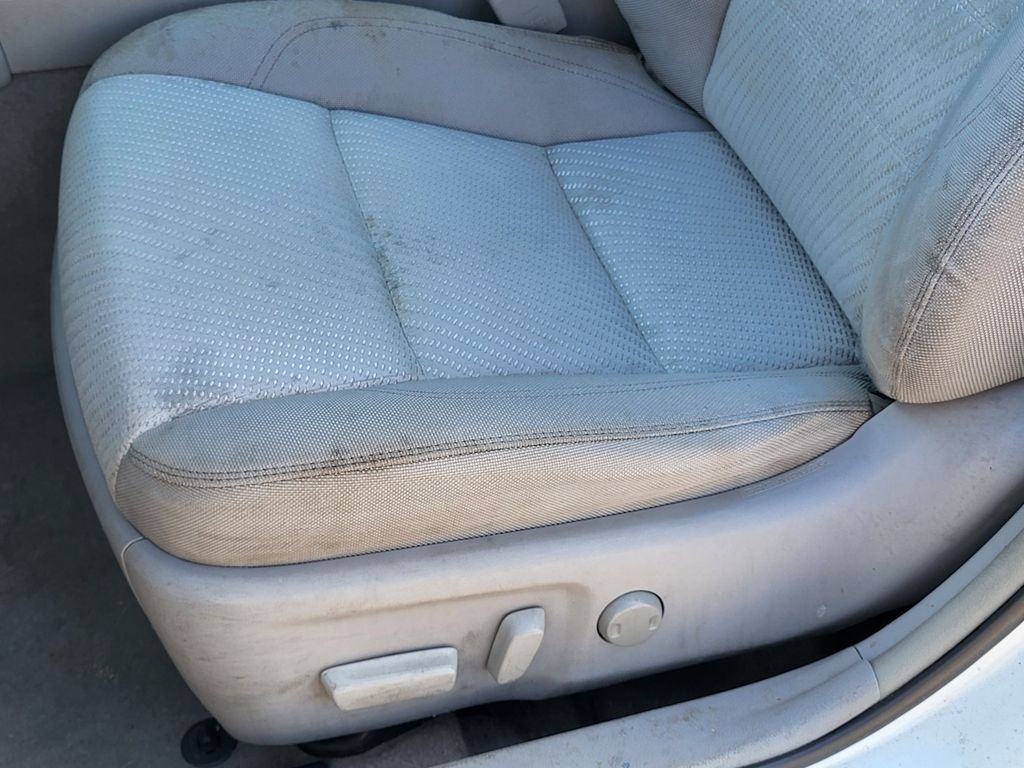 2016 Toyota Camry LE photo 20