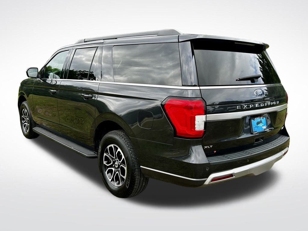 2024 Ford Expedition MAX XLT photo 3