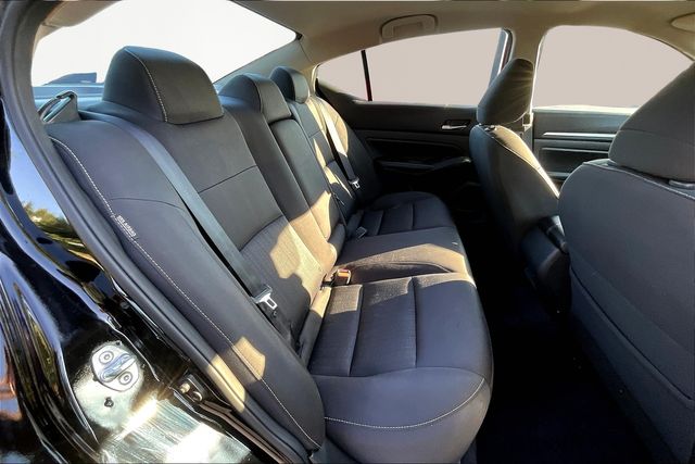 2022 Nissan Altima 2.5 SV photo 16