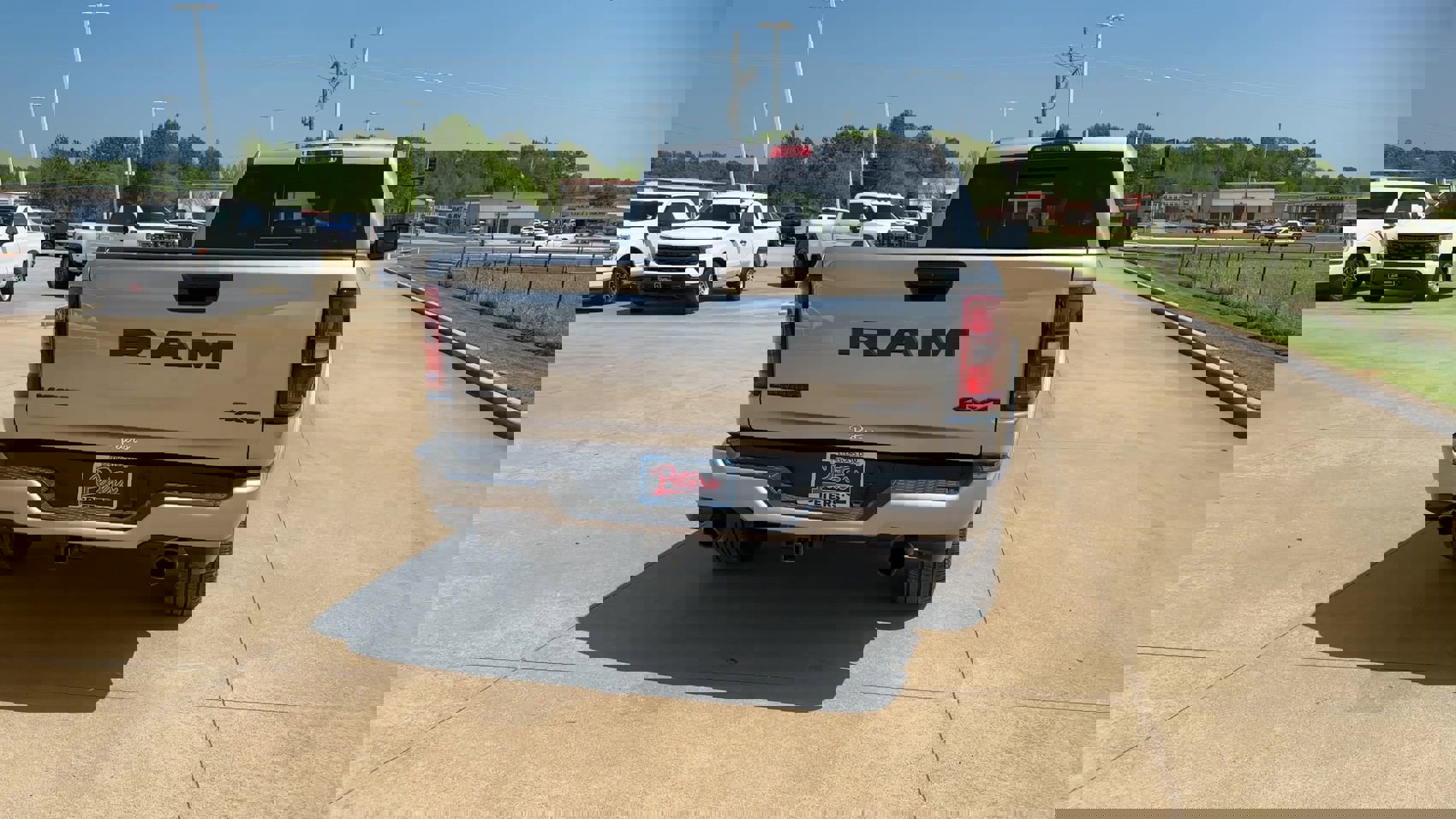 2025 Ram 1500 Laramie photo 7