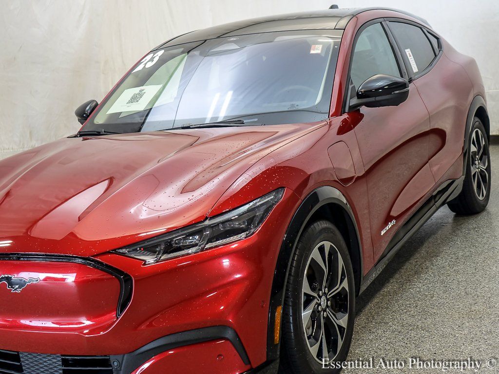 2023 FORD MUSTANG MACH-E - Image 4