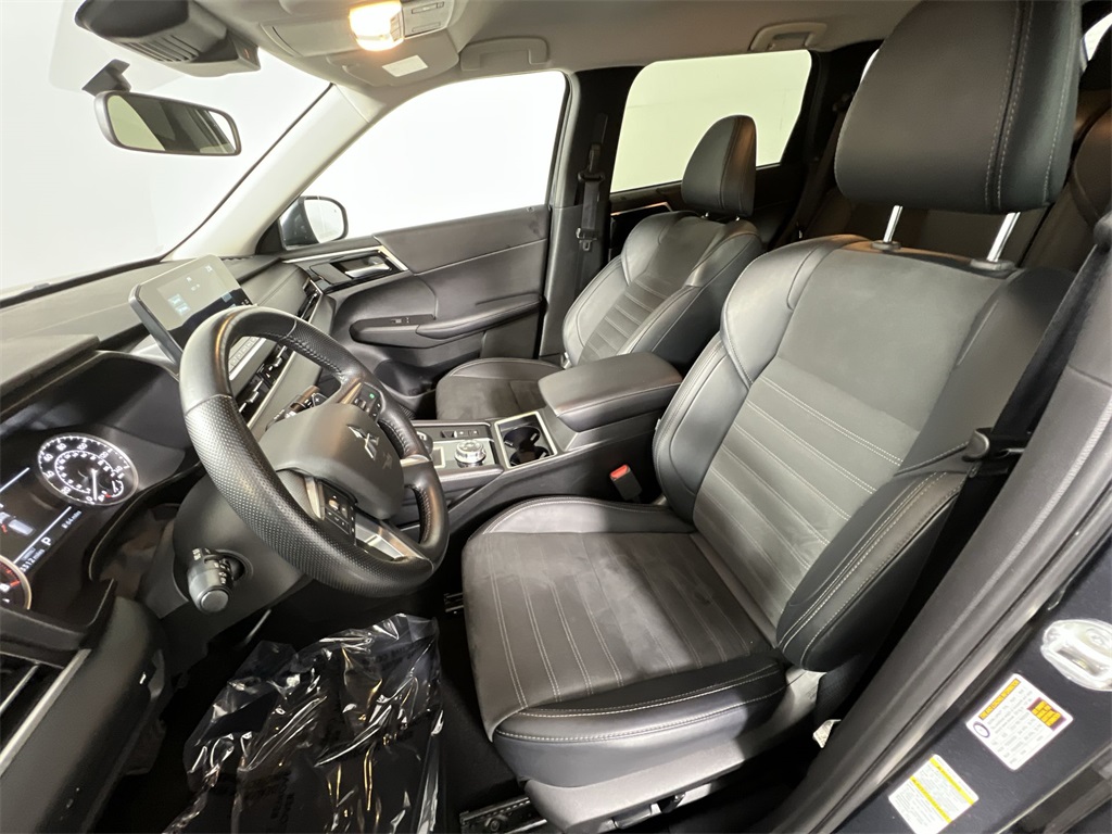 2024 Mitsubishi Outlander SE Ralliart photo 12