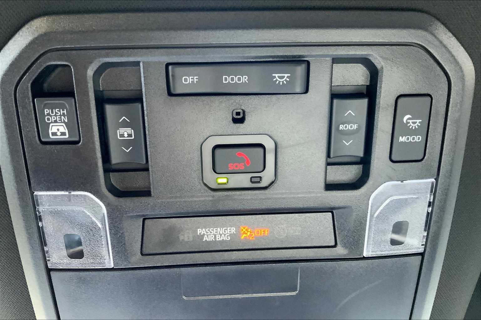 2025 Toyota Tundra Platinum CrewMax photo 30
