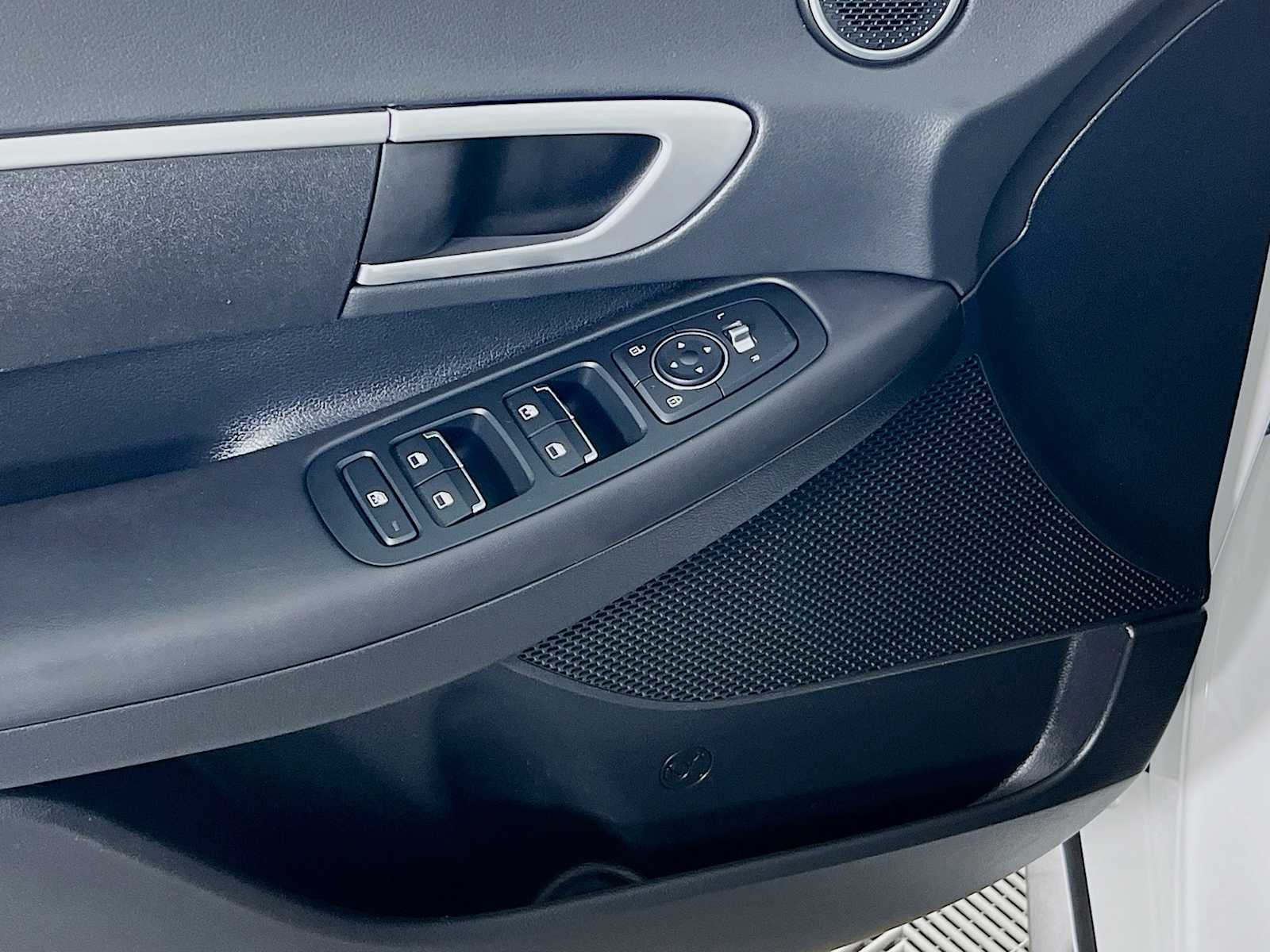 2022 Hyundai Sonata SE photo 18