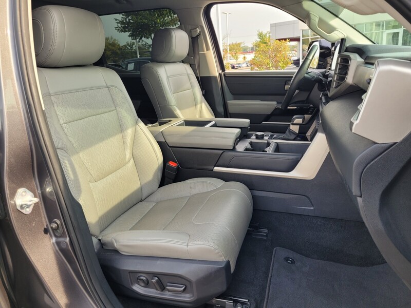 2022 Toyota Tundra Limited CrewMax photo 11