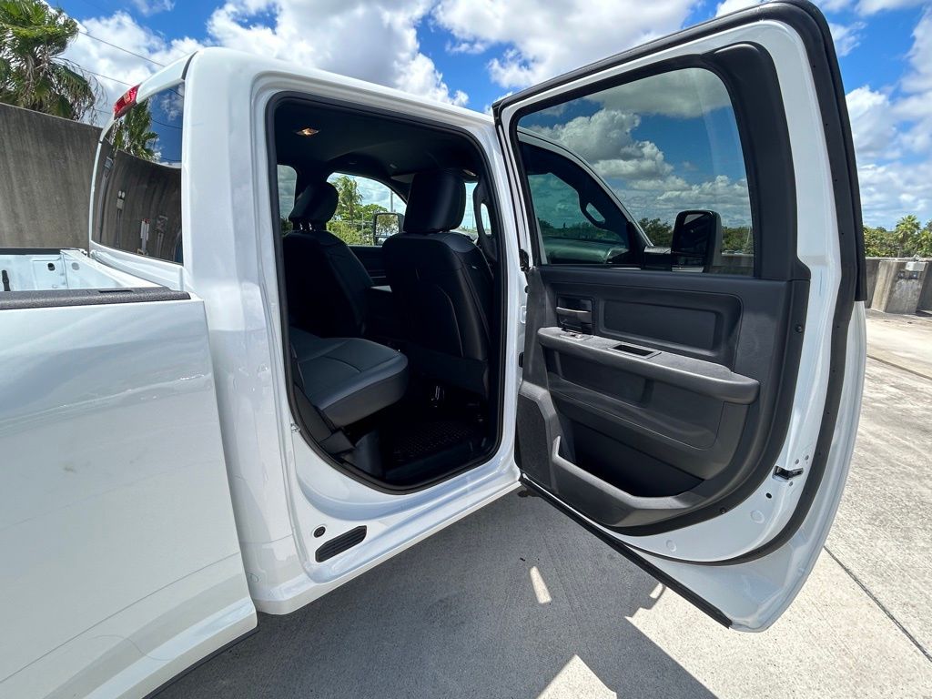 2026 Ram 3500 Tradesman photo 30