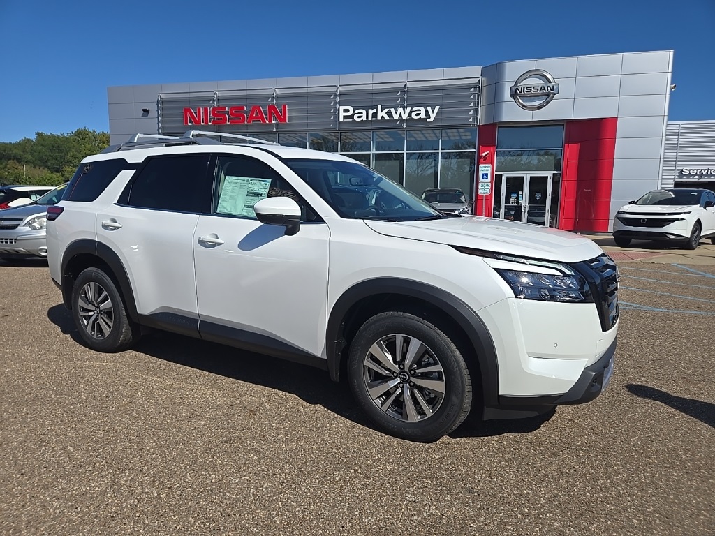 2025 Nissan Pathfinder SL's photo