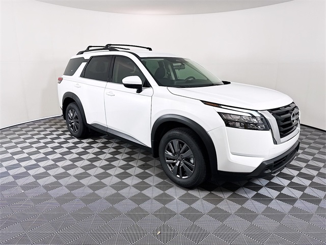 2025 Nissan Pathfinder SV's photo