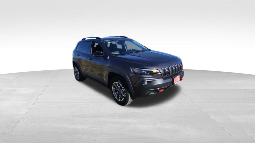 2022 Jeep Cherokee Trailhawk photo 2