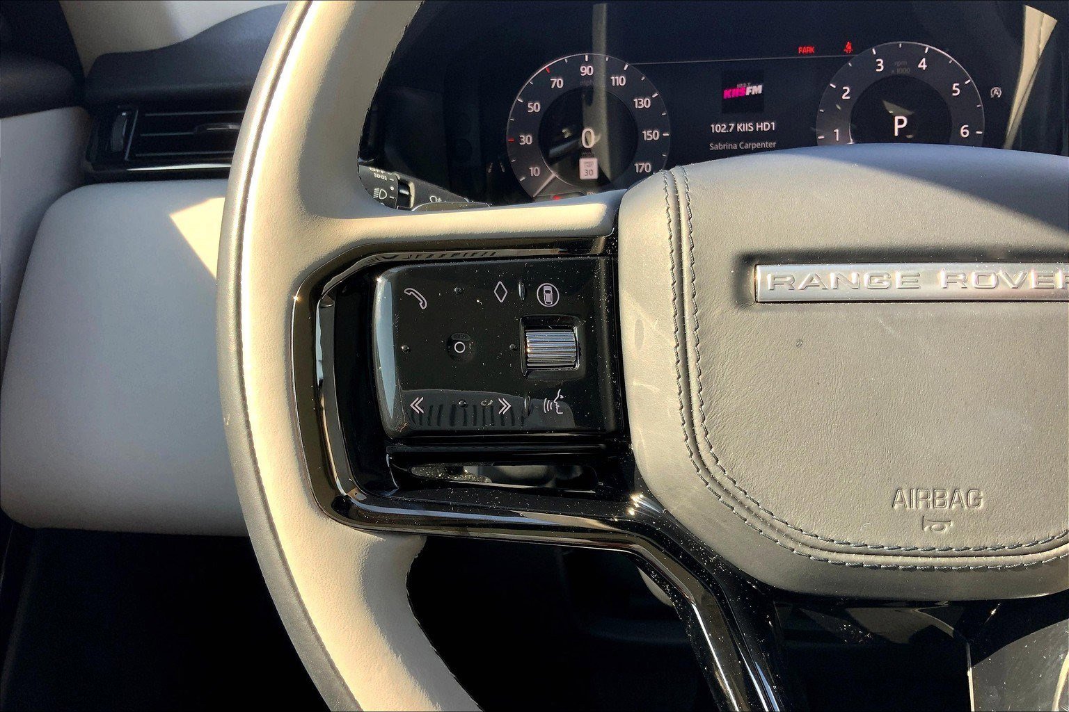 2025 Land Rover Range Rover Velar S photo 11
