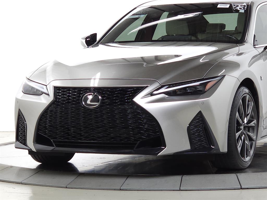 2023 Lexus IS F SPORT photo 3