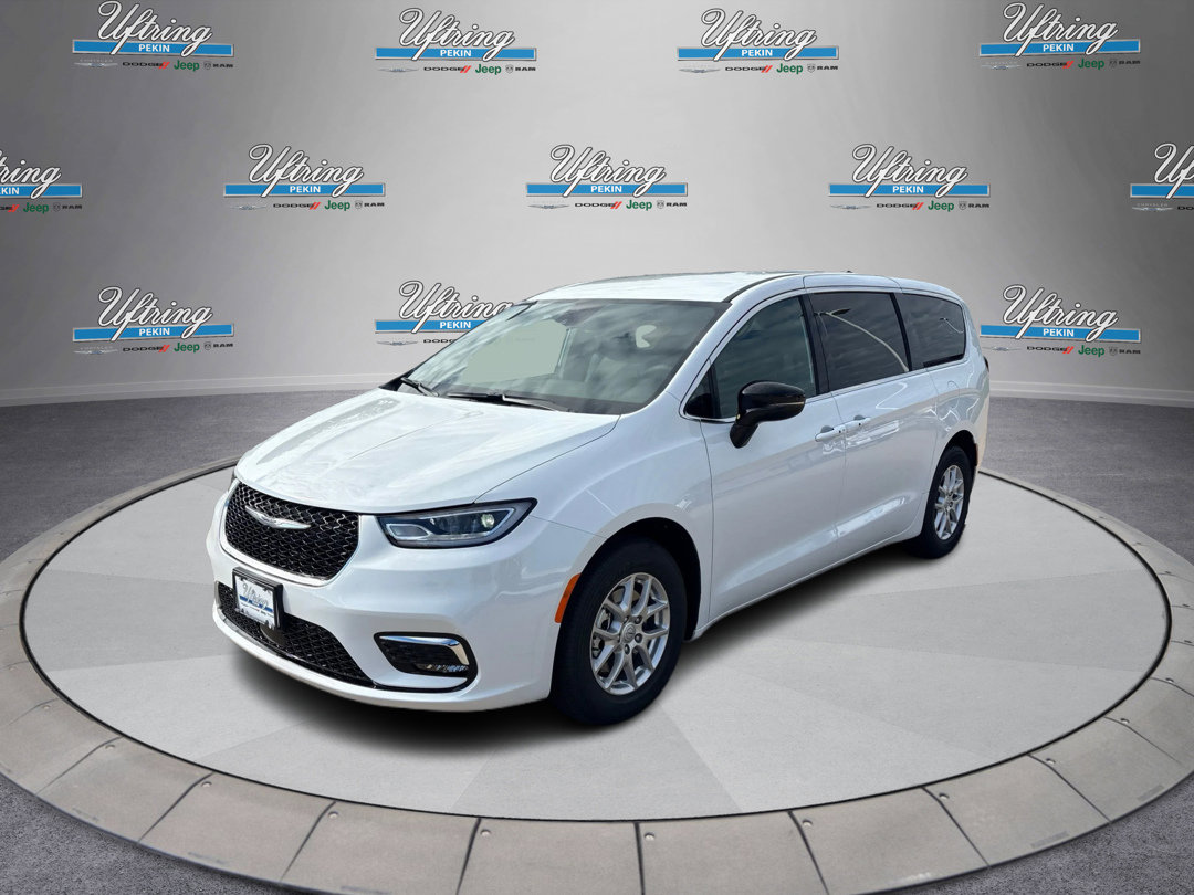 2026 Chrysler Pacifica photo 7