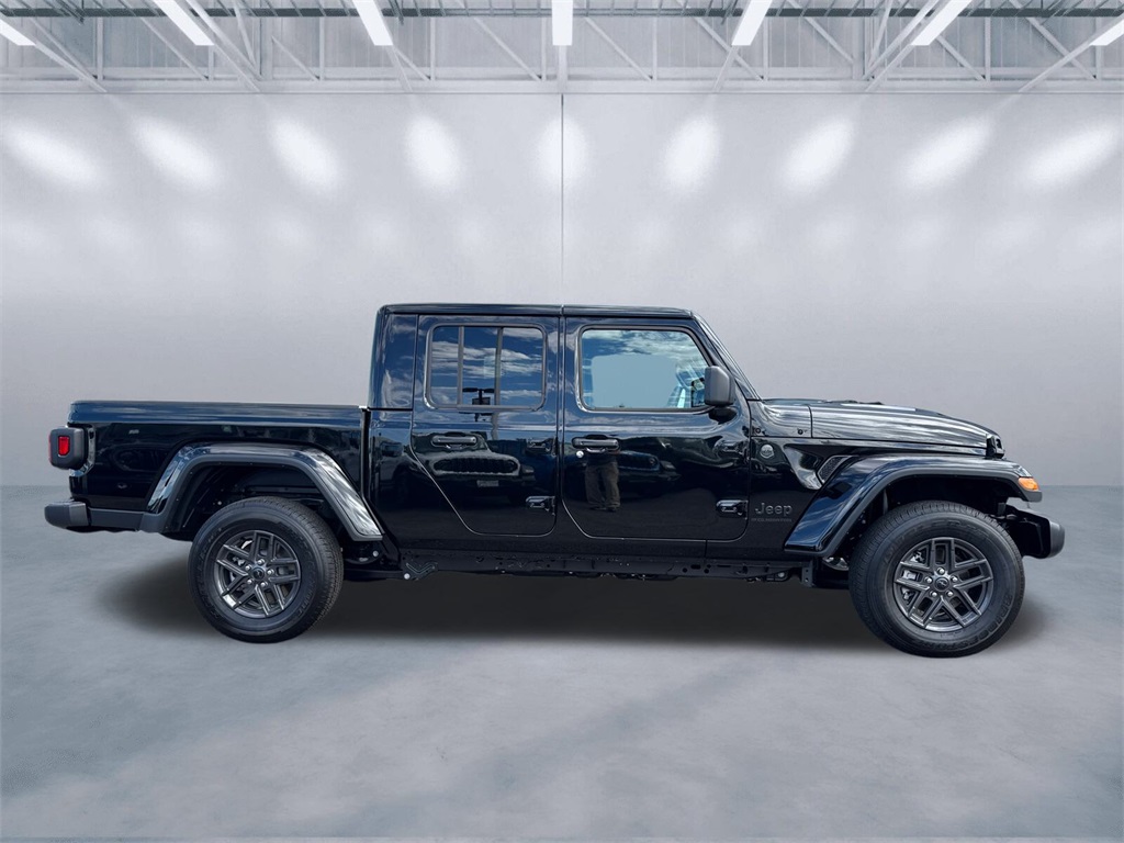 2025 Jeep Gladiator Sport S photo 3