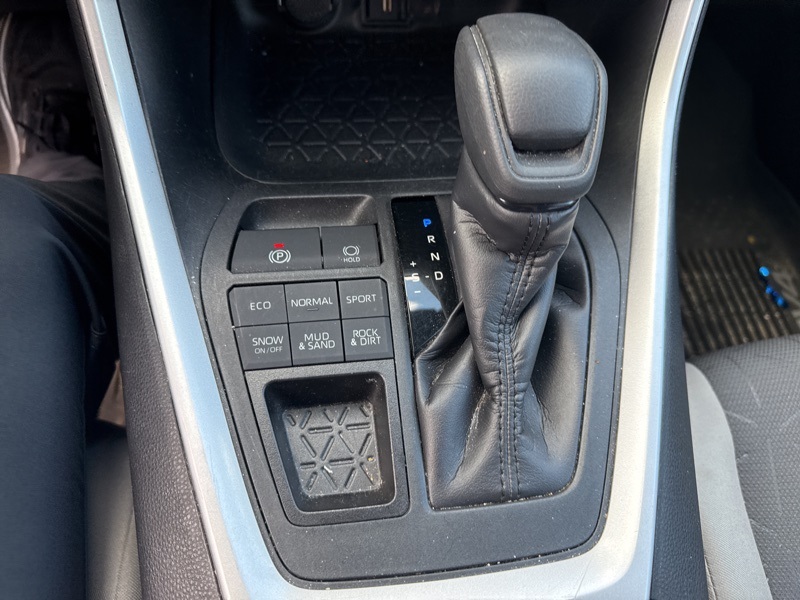 2020 Toyota RAV4 XLE Sport photo 24