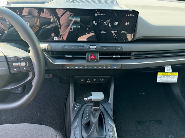 2025 Kia K4 LXS photo 16