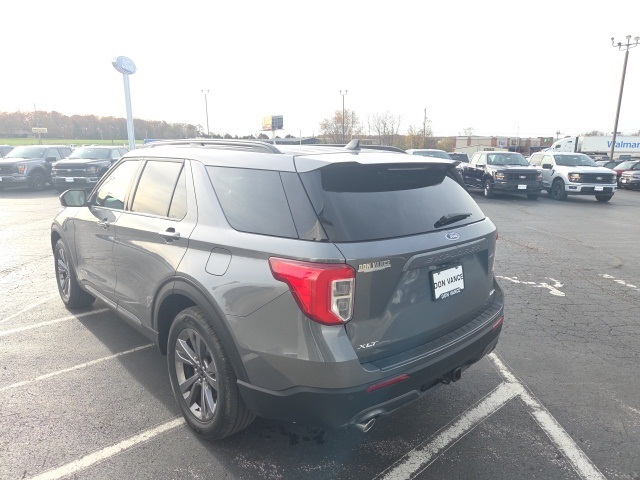 2024 Ford Explorer XLT photo 4
