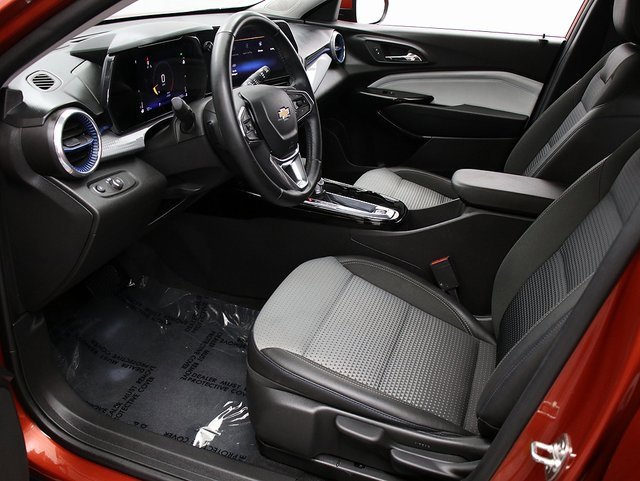 2024 Chevrolet Trax LT photo 10