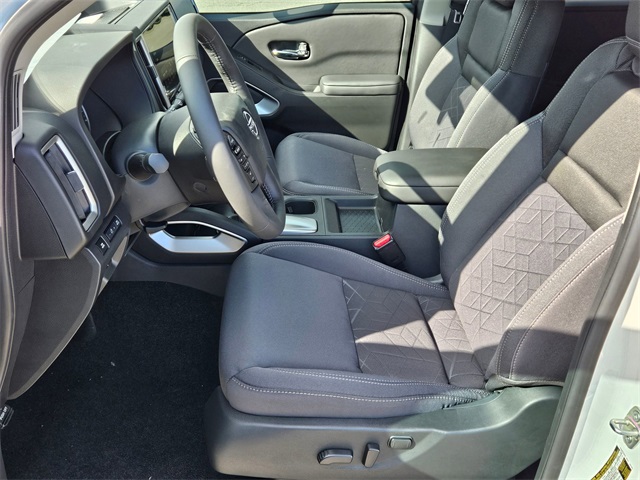 2025 Nissan Frontier SV photo 8