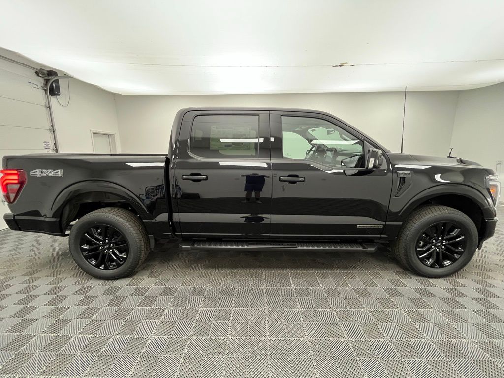 2025 Ford F-150 Lariat photo 14