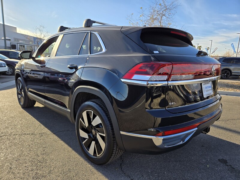 2025 Volkswagen Atlas Cross Sport SEL photo 3