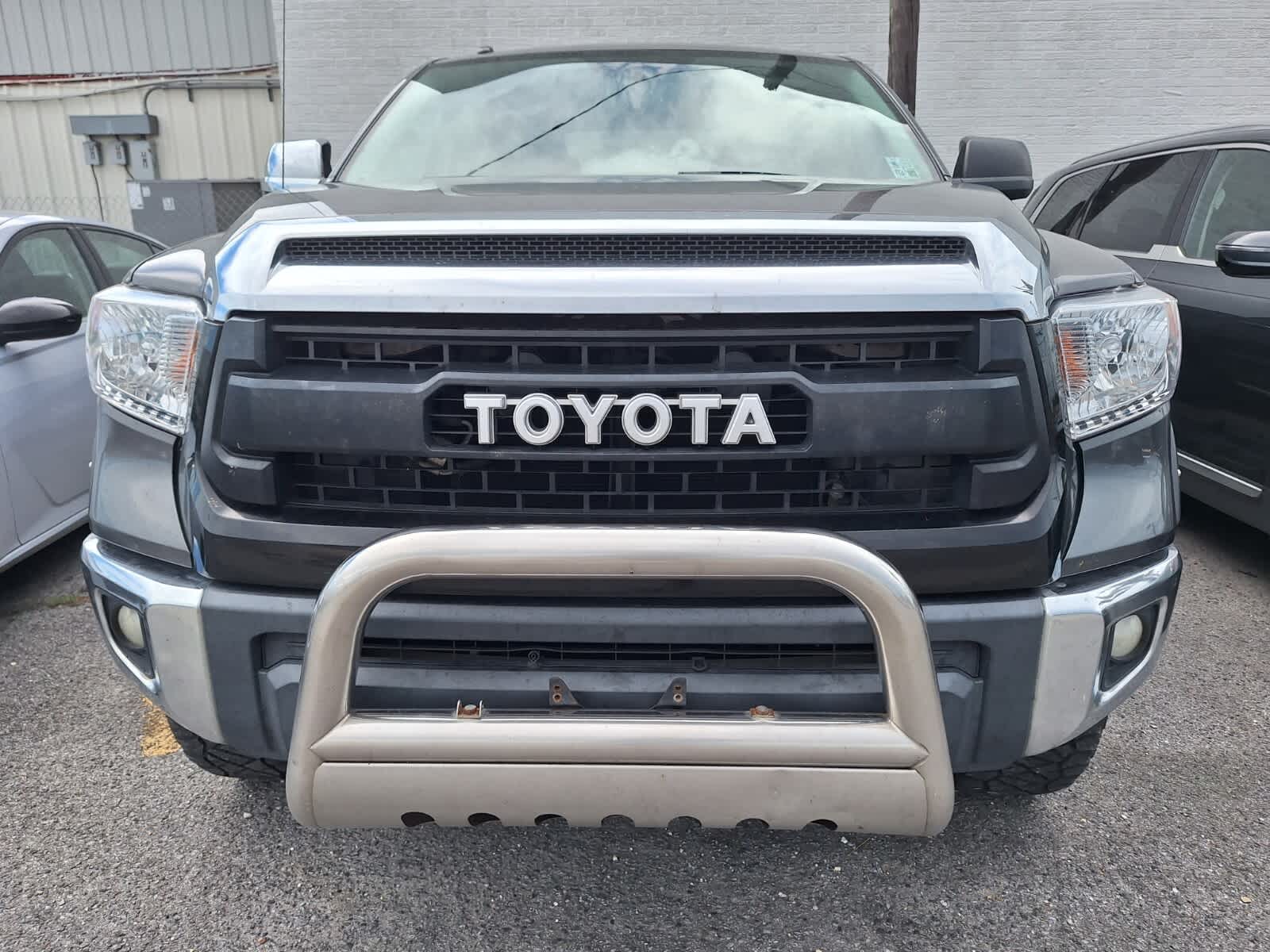 2014 Toyota Tundra SR5 photo 2