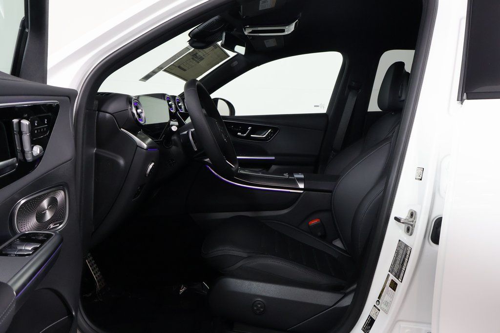 2026 Mercedes Benz GLC 300 photo 5