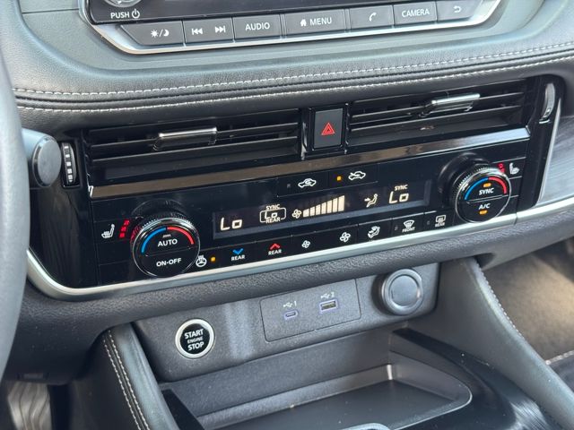 2021 Nissan Rogue SL photo 12