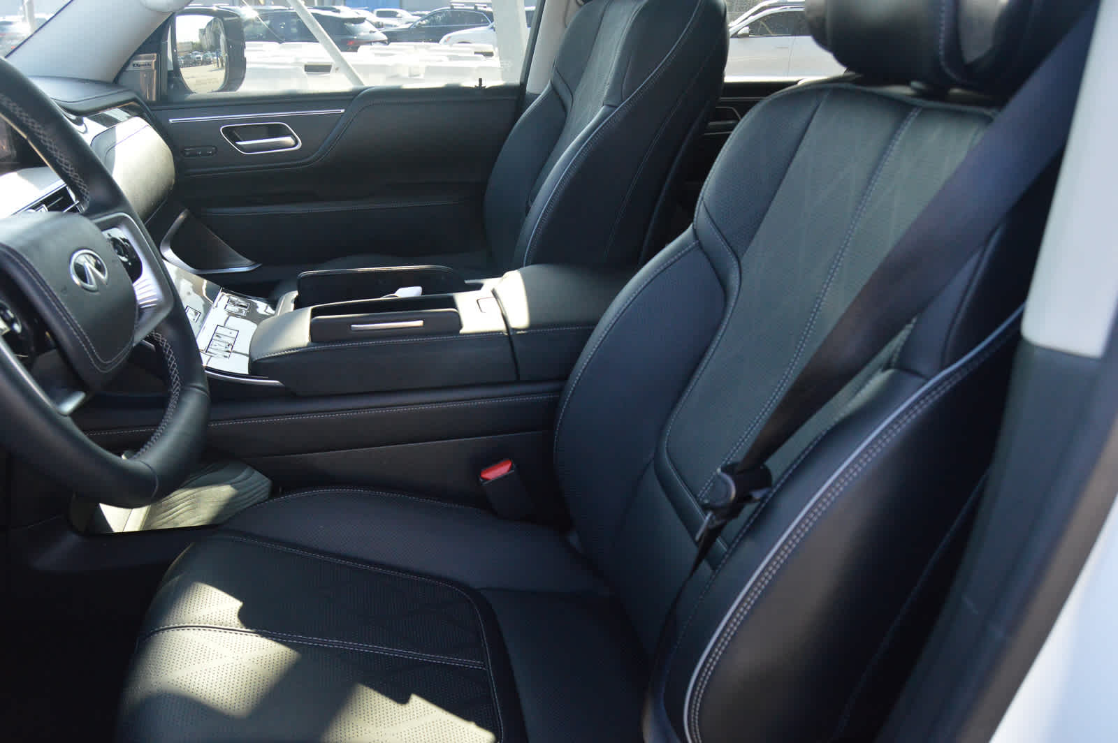 2025 INFINITI QX80 Sensory 4WD - Photo 12