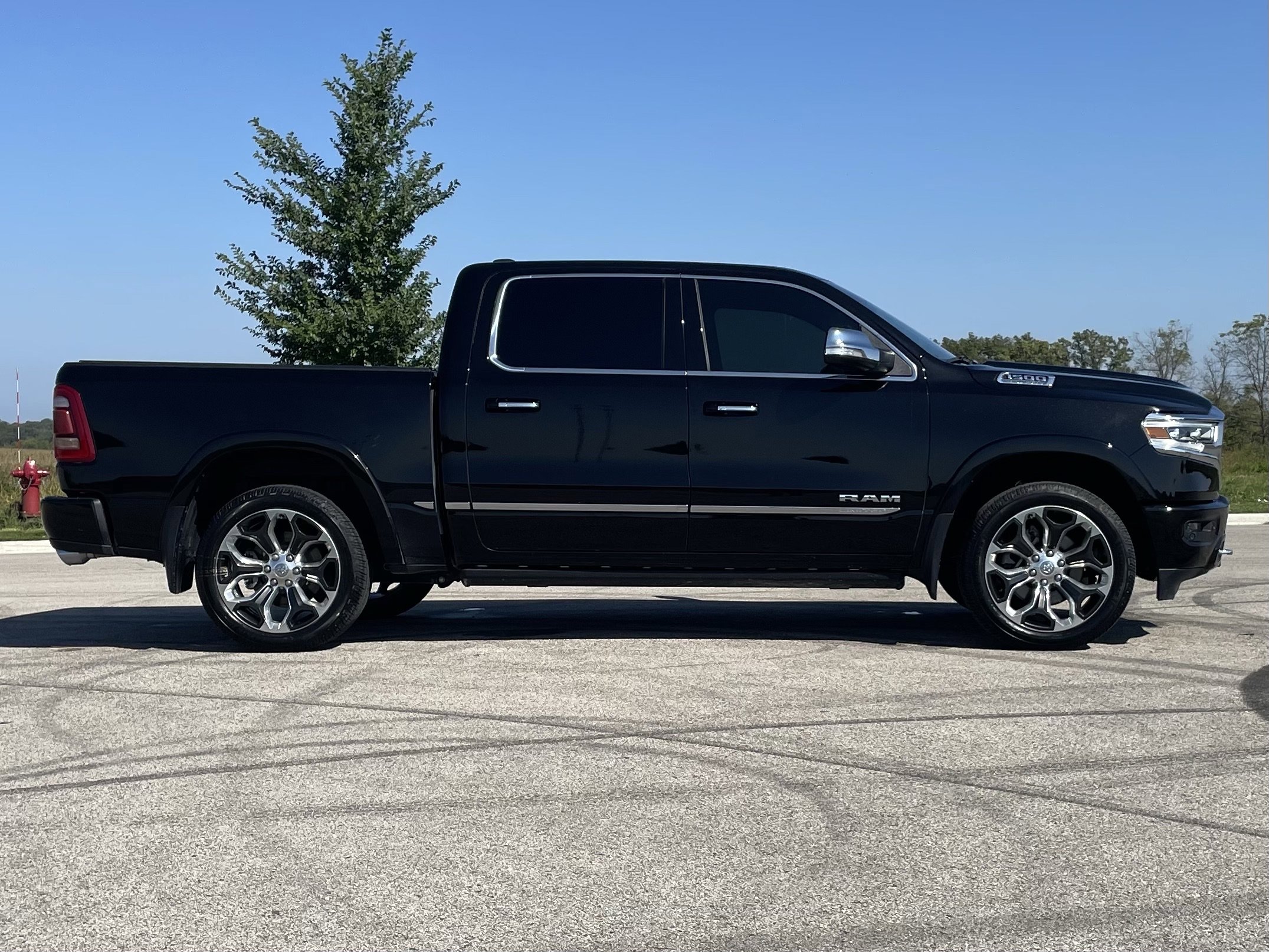2022 Ram 1500 Limited photo 3