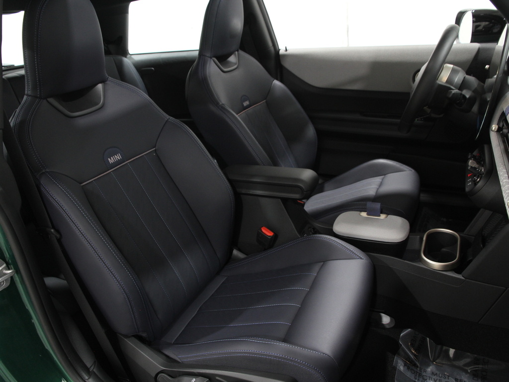 2025 Mini Cooper 2 Door Hardtop Signature photo 15
