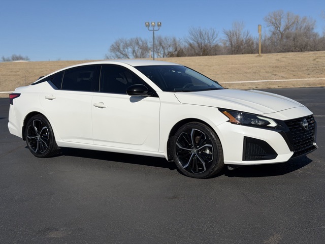2023 Nissan Altima SR