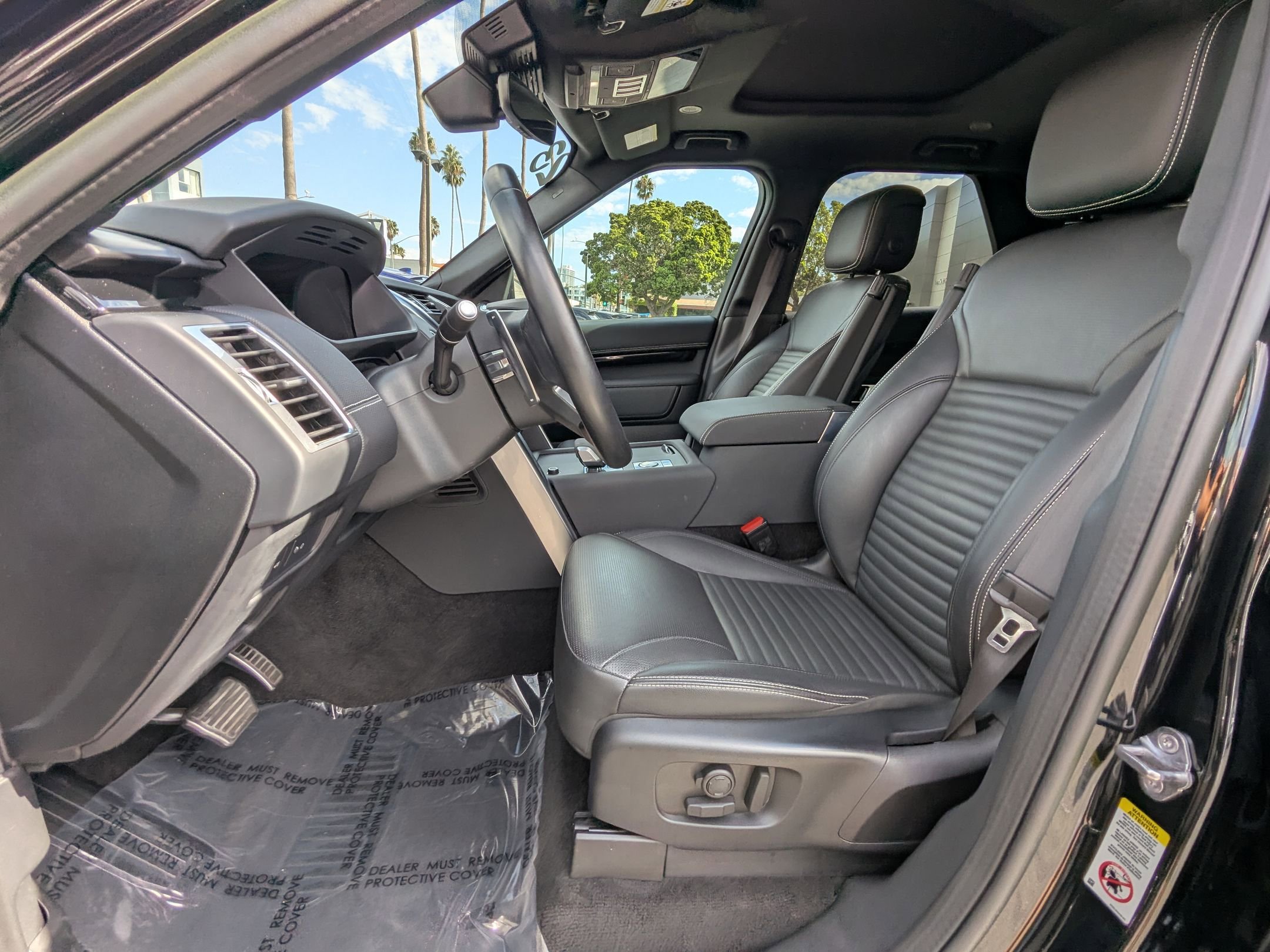 2023 Land Rover Discovery S R-Dynamic 7 Seat photo 15