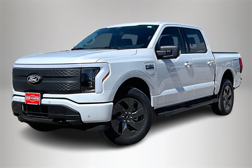 2025 Ford F-150 Lightning photo 2