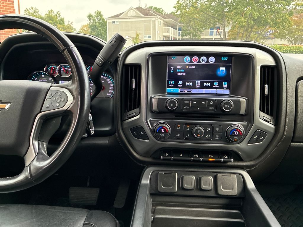 2018 Chevrolet Silverado 1500 LTZ photo 17