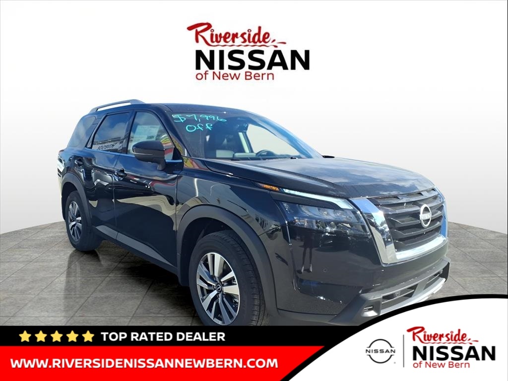 2025 Nissan Pathfinder SL's photo