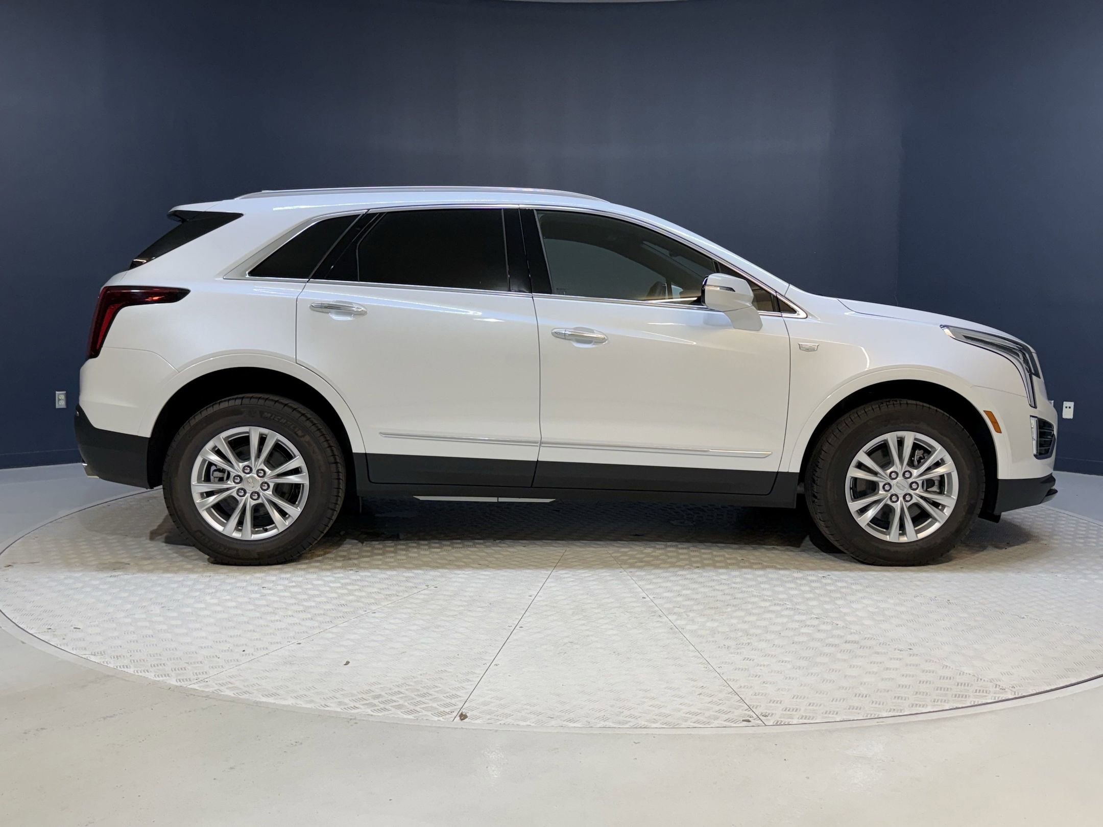 2025 Cadillac XT5 Luxury photo 8
