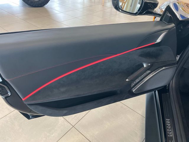 2024 Ferrari Roma Base photo 18