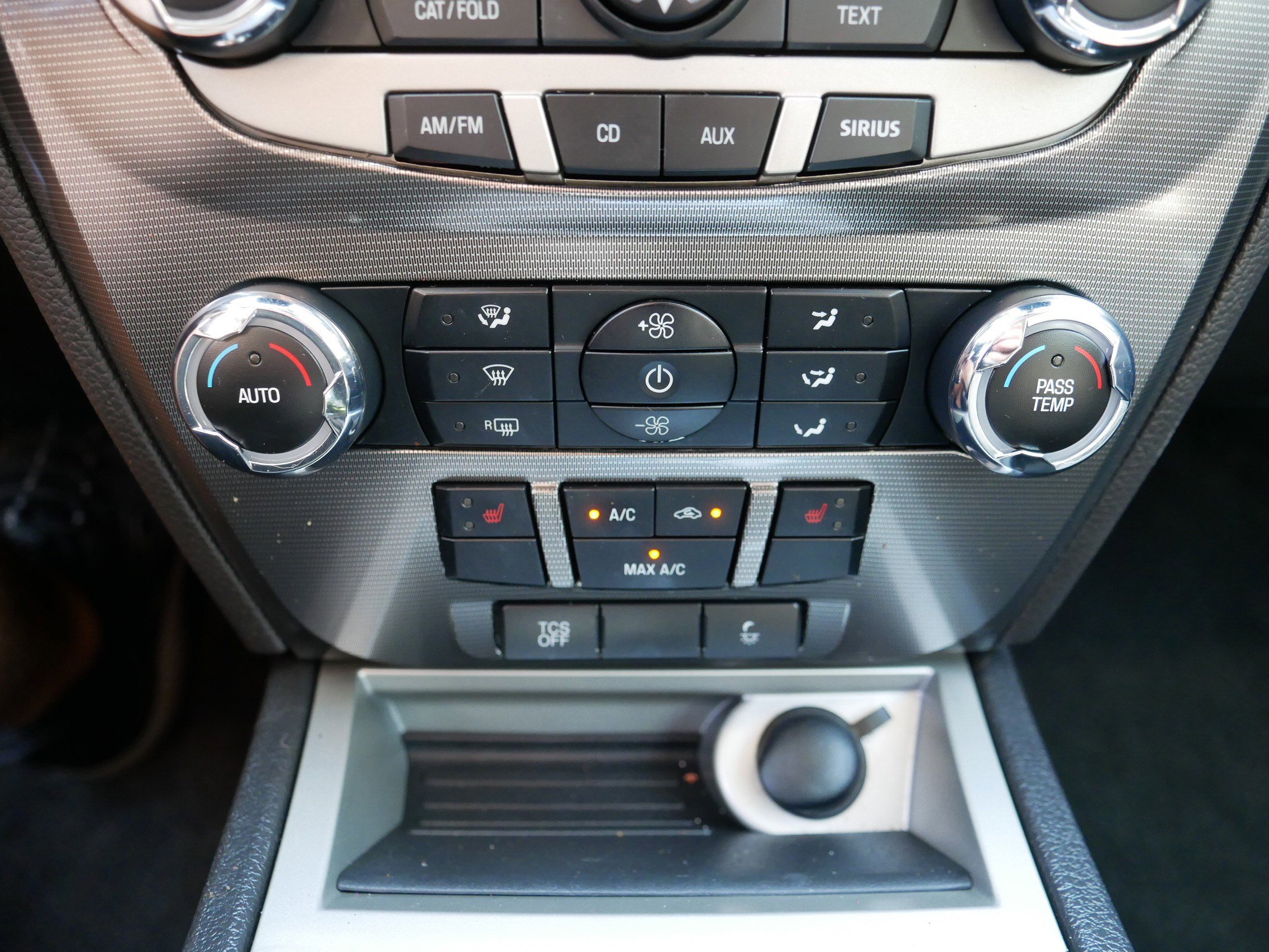 2012 Ford Fusion SEL photo 22