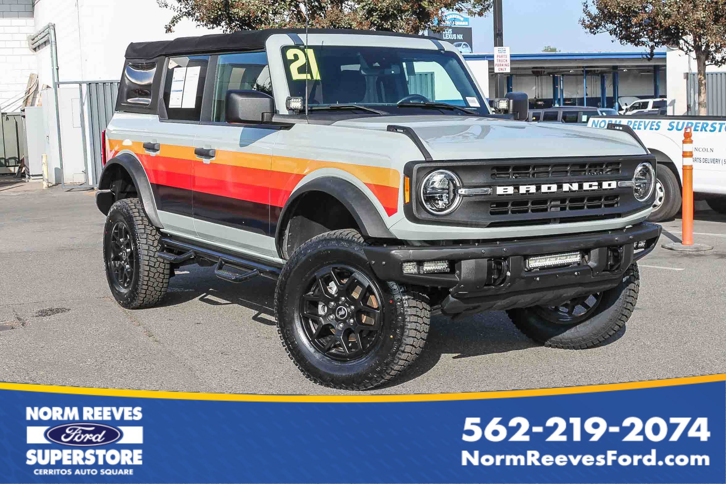 2021 Ford Bronco 4-Door Black Diamond's photo