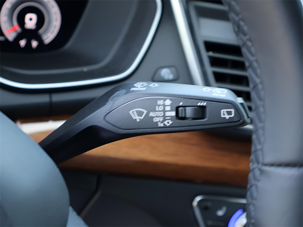 2023 Audi Q5 40 Premium Plus photo 32