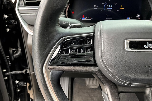 2022 Jeep Grand Cherokee Overland photo 11