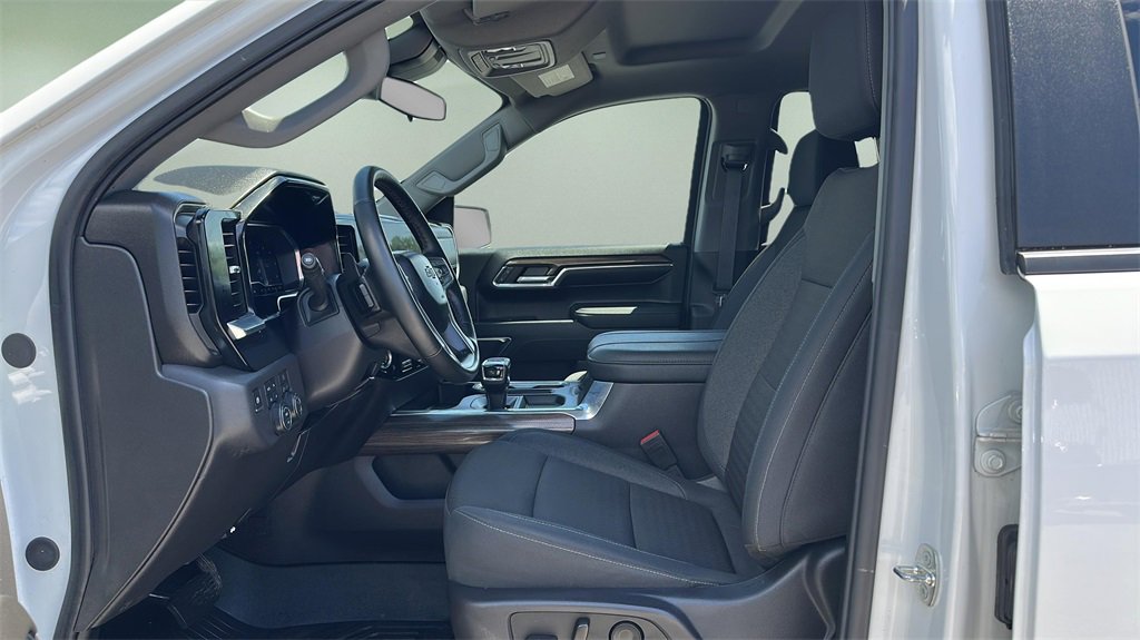 2024 Chevrolet Silverado 1500 LT Trail Boss photo 3