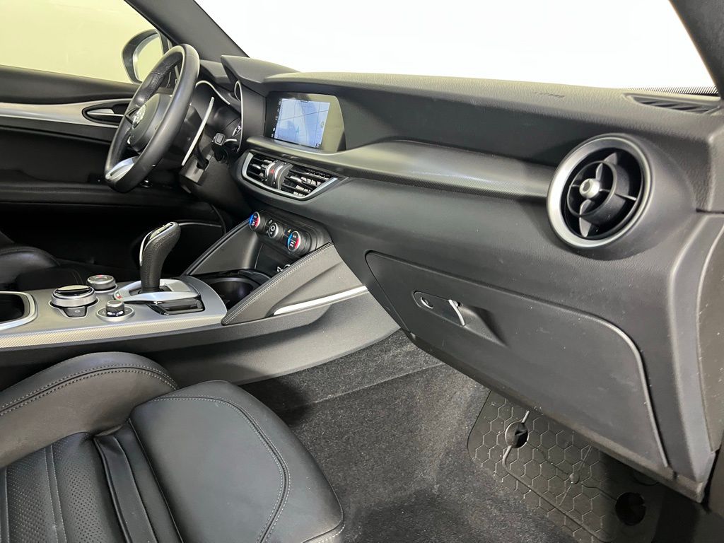 2022 Alfa Romeo Stelvio Ti Sport photo 28